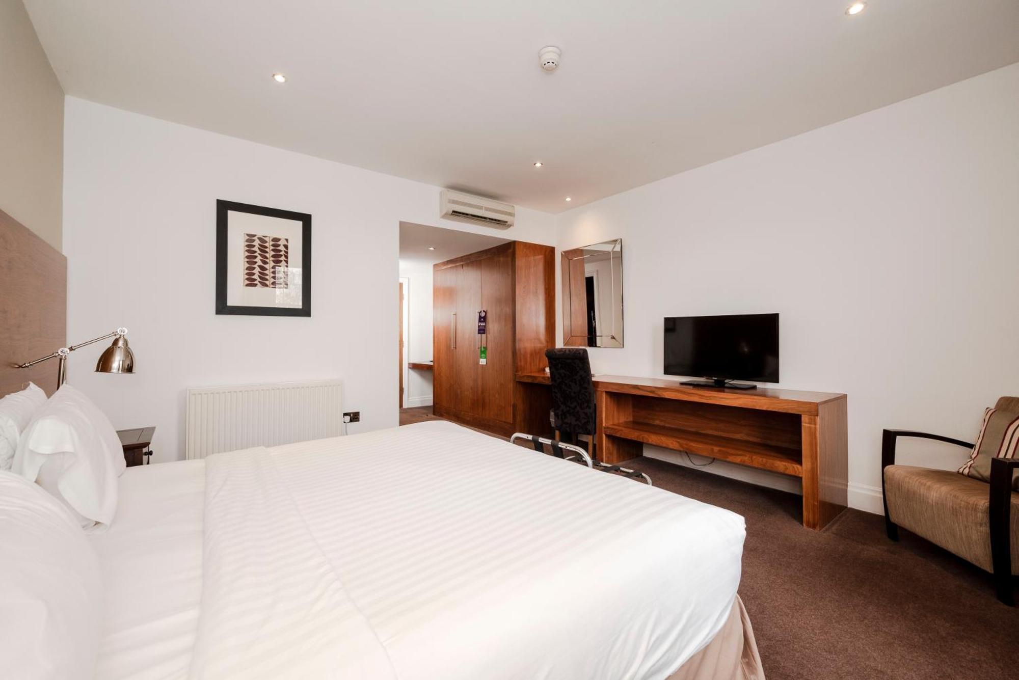 Best Western Plus Aston Hall Hotel Exterior photo