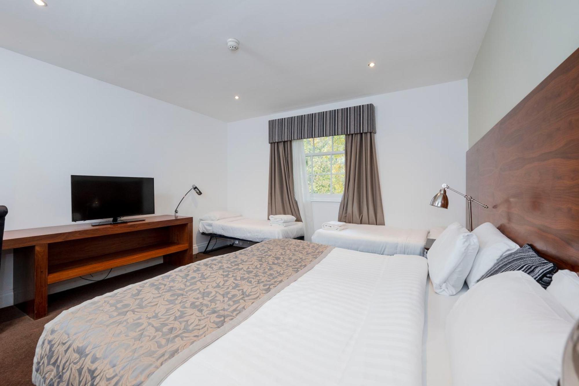 Best Western Plus Aston Hall Hotel Exterior photo